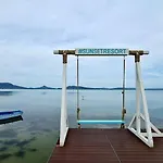 Sunset - Lakeside Апарт-отель 4*