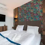 Апарт-отель Sunset - Lakeside 4*