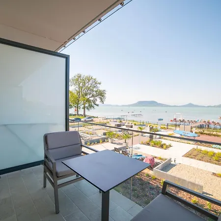 Sunset - Lakeside מלון דירות 4*