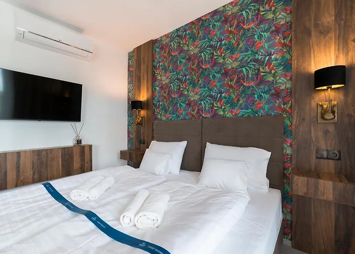 Апарт-отель Sunset - Lakeside 4*