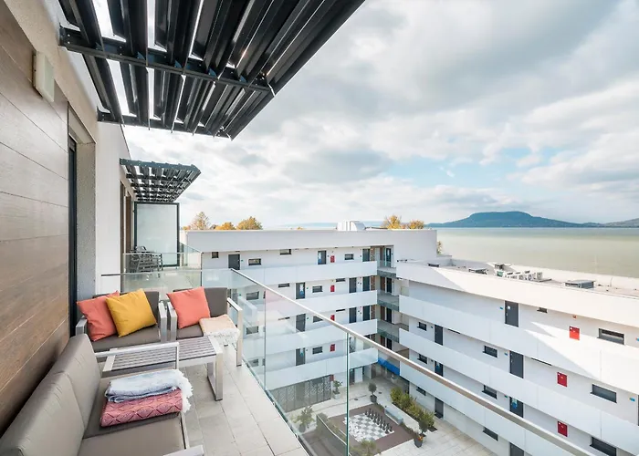 Hotel apartamentowy Sunset - Lakeside 4*