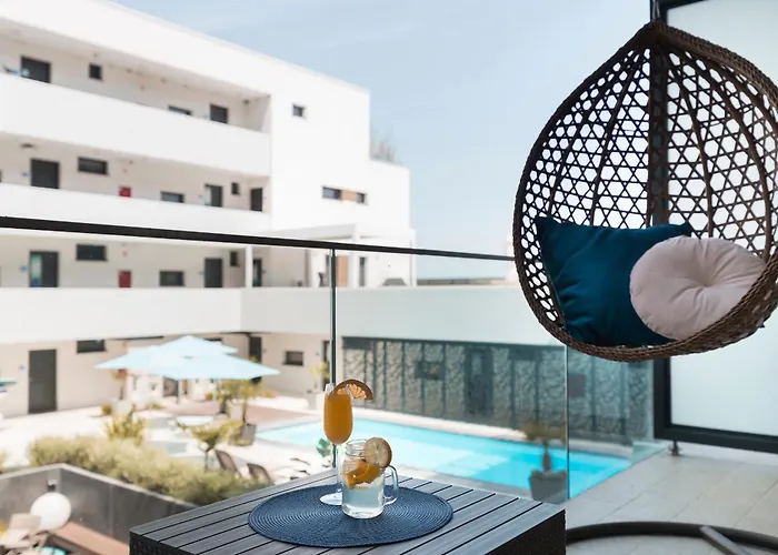 Апарт-отель Sunset - Lakeside 4*